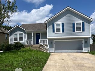 312 Ghost Creek Ln, Gardner, KS 66030
