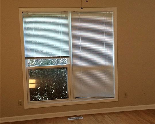 2nd image of 217 E Burks Dr