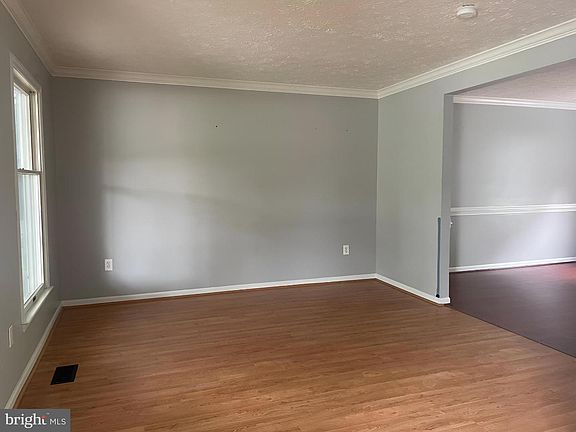 5th image of 413 Grasmere Dr