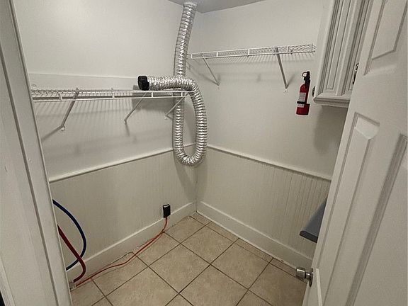 4th image of 2622 Jordan Ave