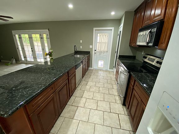 5th image of 1518 E Bishop Dr