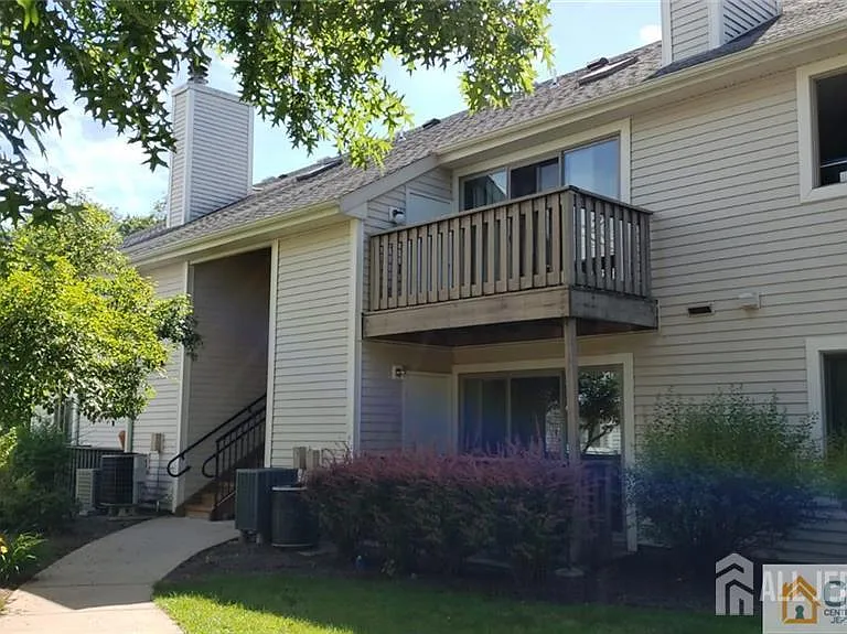 1103 Aspen Dr — Photo 3