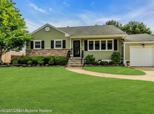 35 Arno St, Oakhurst, NJ 07755