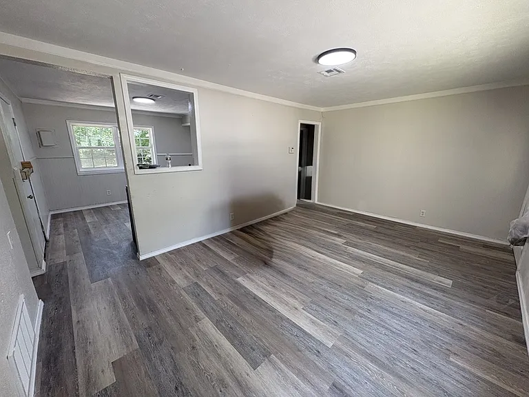 4647 N Hartford Ave — Photo 2