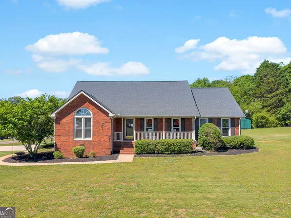 71 Woodridge Way, Royston, GA 30662