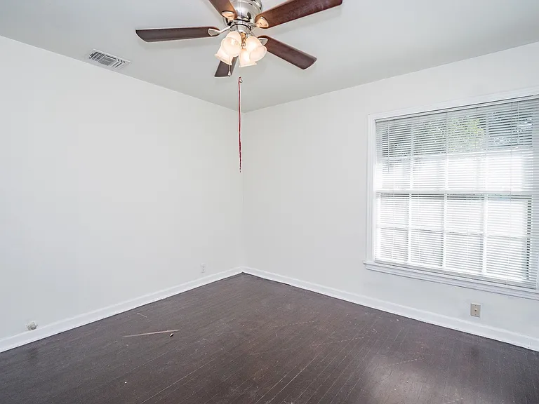 545 Olney Dr — Photo 11