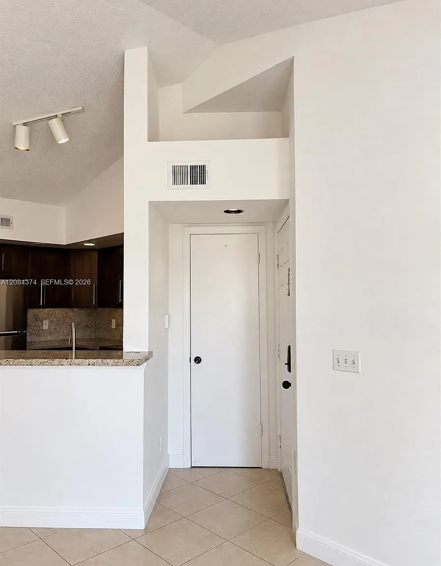 Isles At Lago Mar Condo — Photo 4