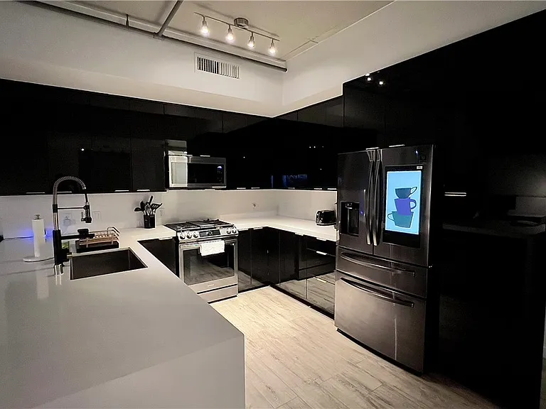 353 E Bonneville Ave #718 — Photo 3