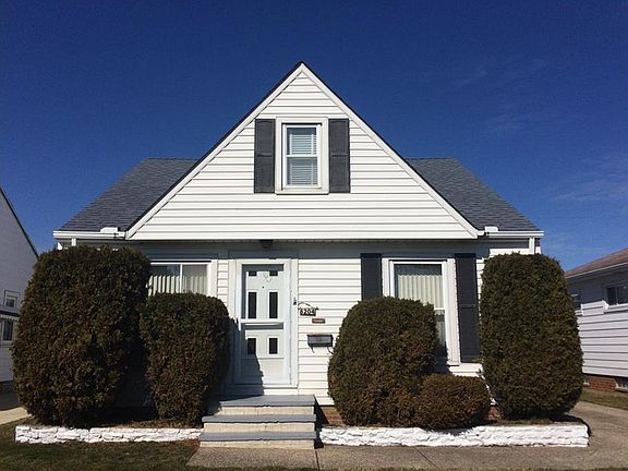 2nd image of 8204 Wainstead Dr