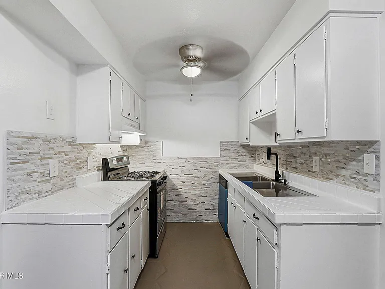 4609 Skylark Way — Photo 14