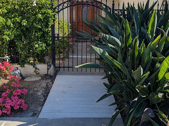 3rd image of 5850 Amapola Dr
