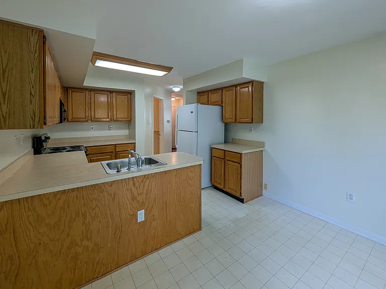 7102 Union Ct — Photo 7
