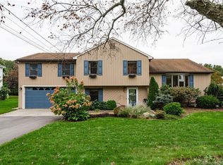 87 Litchfield Rd, Unionville, CT 06085