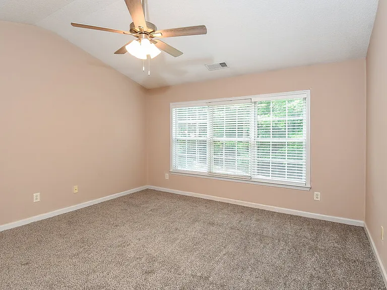 210 Ashland Dr — Photo 11