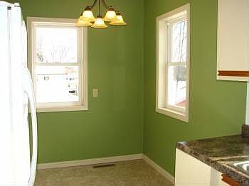 4th image of 135 18th Ave S