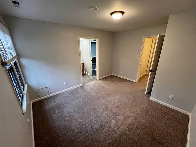 4905 Coral Ridge Ct #B — Photo 17