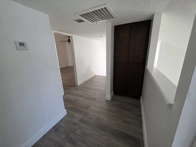 5920 Stockdale Hwy #B — Photo 12