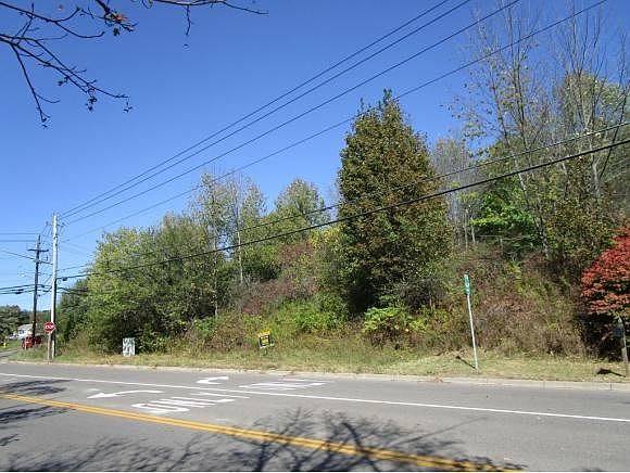 2nd image of 1040 Hooper Rd