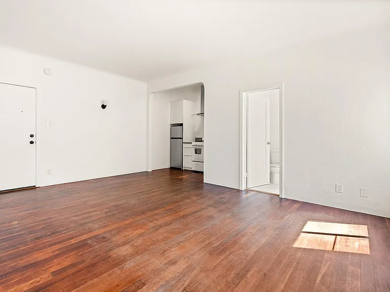 232 N Avenue 53 #8 — Photo 3