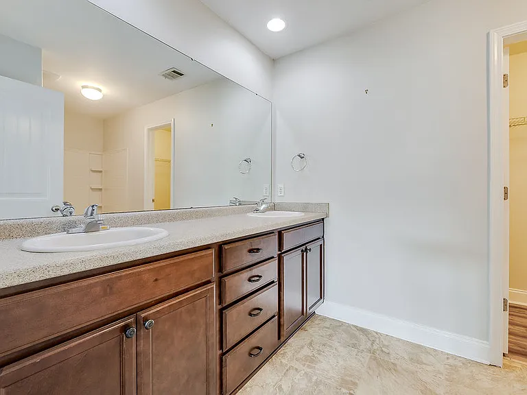 573 Governor Treutlen Cir — Photo 16