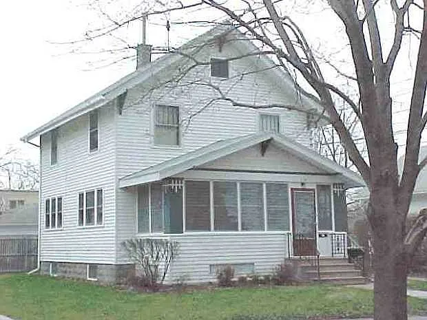 110 E 15th St photo 1