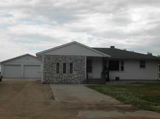 135 W 1st St, Dimock, SD 57331
