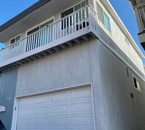 Lower Unit - Shared Garage with 1 Car Parking