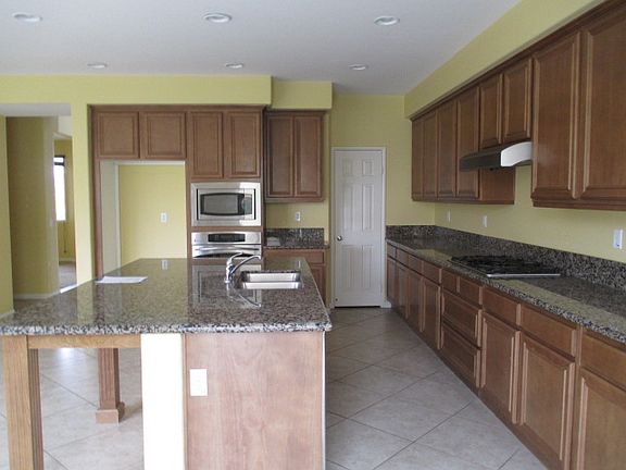 3rd image of 35775 Chalet Ct