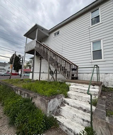 111 W Grove St #2 — Photo 3