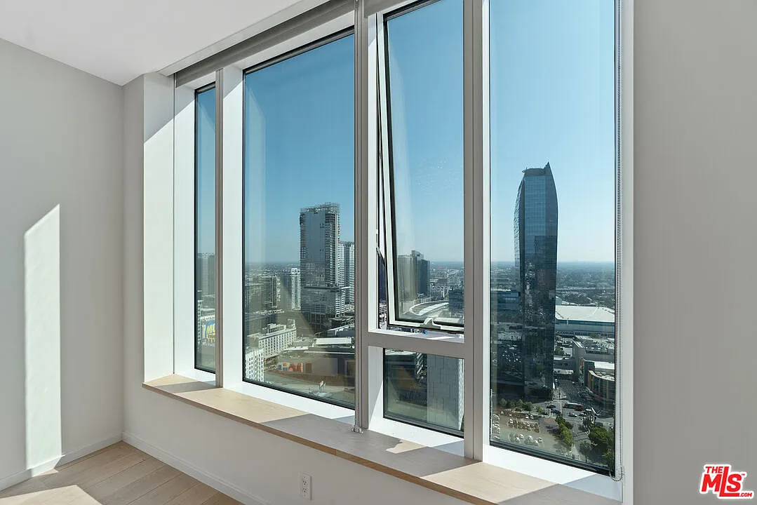 1 bed, 1.5 bath, 780 sqft, $3,300 — Photo 4