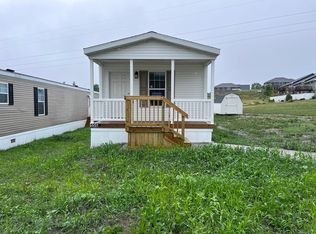 555 Chestnut Trl, Dubuque, IA 52001