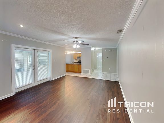 4th image of 328 Heather Ave