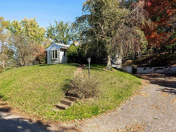 2nd image of 276 Gibbons St