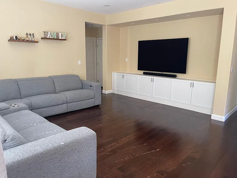 5687 Walnut St — Photo 5