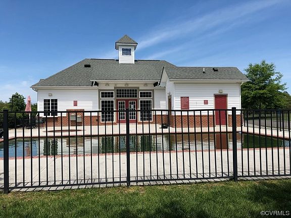 4th image of 7374 Pebble Lake Dr