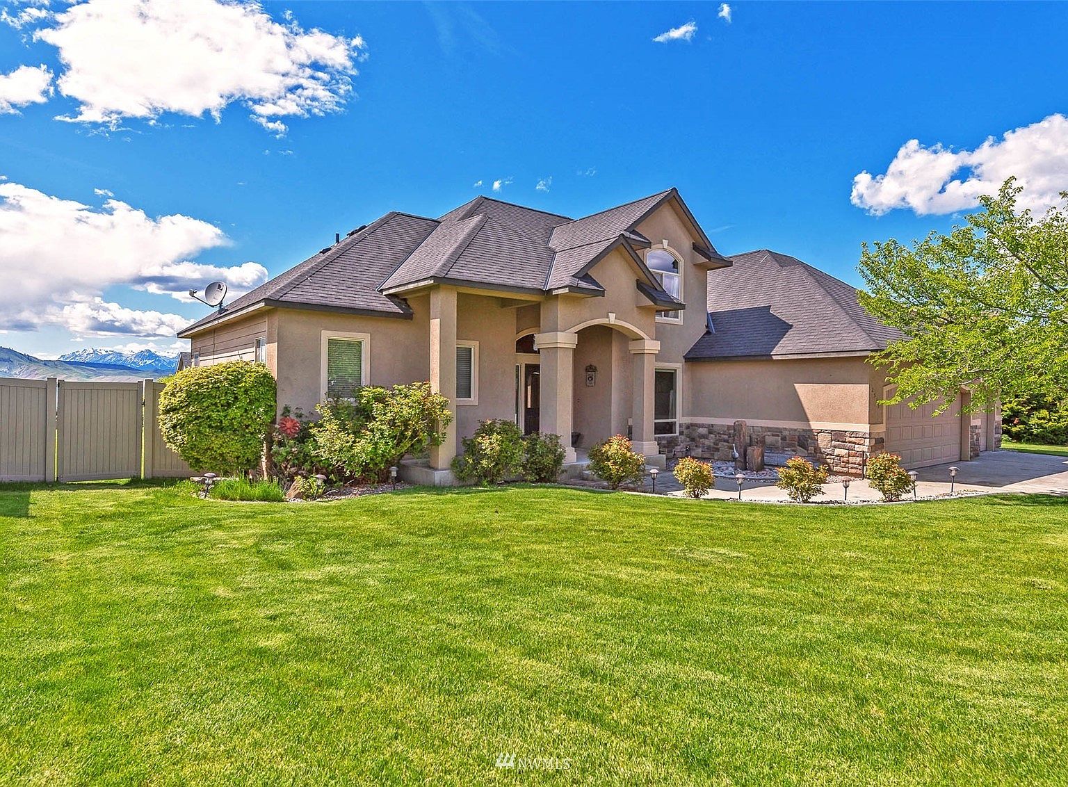 2541 Fancher Heights Boulevard, East Wenatchee, WA 98802 Zillow