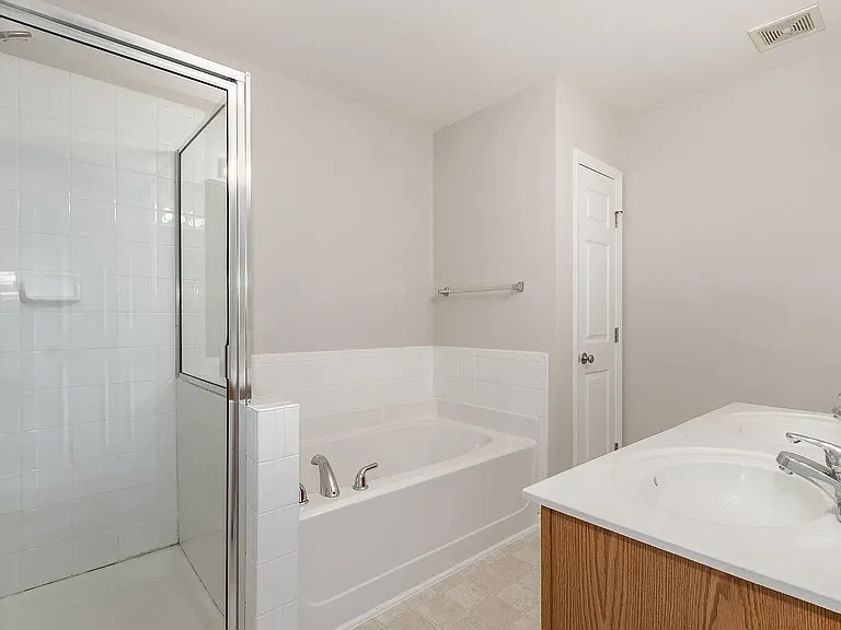 1211 Canyon Rock Ct #103 — Photo 24