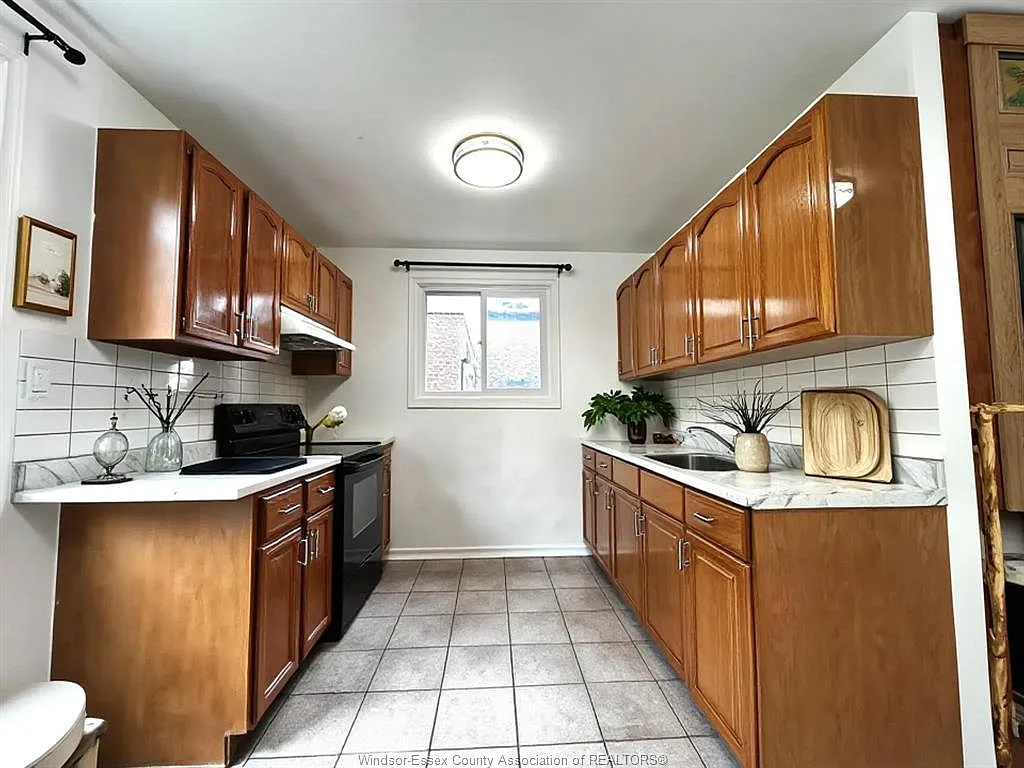 3 bed, $1,980 — Photo 4