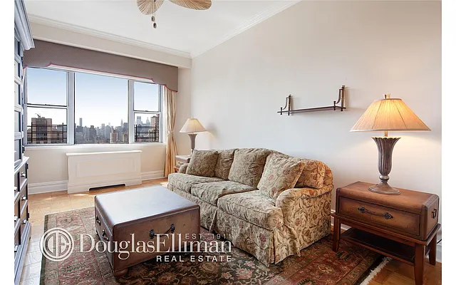 Sold by Douglas Elliman | media 19
