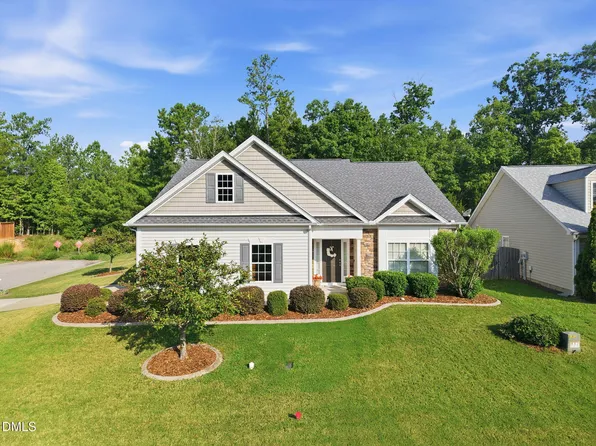 1200 Dexter Ridge Dr, Holly Springs, NC 27540