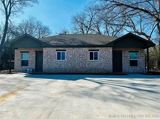 323 S 5th Ave, Durant, OK 74701