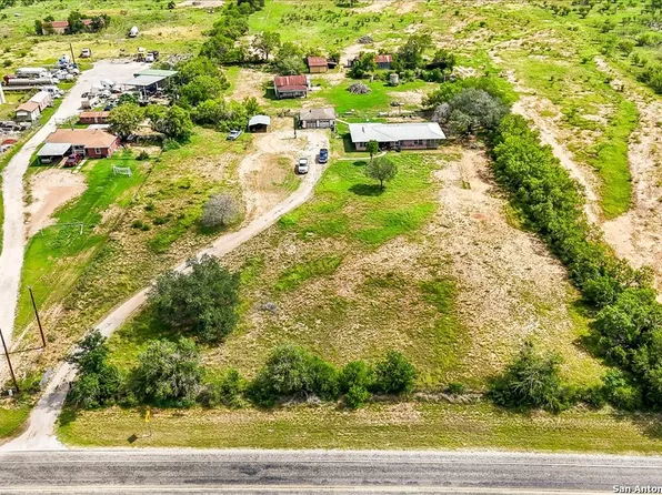 11295 Loop 107, Adkins, TX 78101