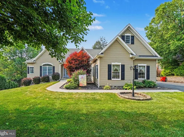 11302 Weatherstone Dr #198, Waynesboro, PA 17268