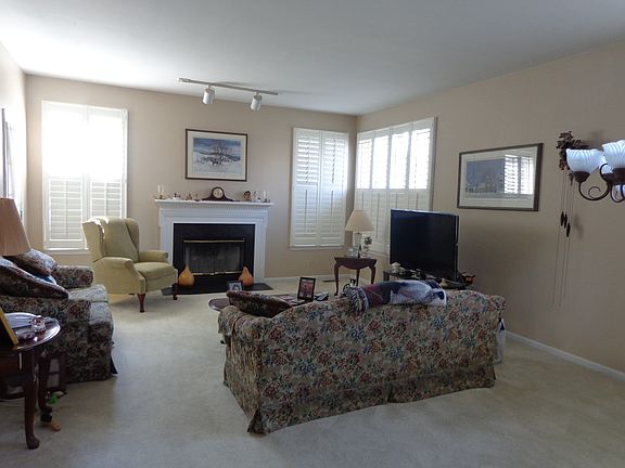 2nd image of 129 Jeffords Ct