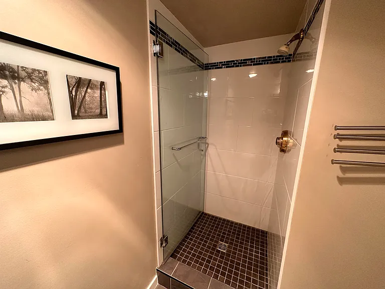 69 Jamieson Ct #1006 — Photo 6