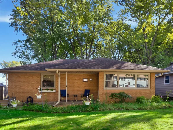 63 N Prairie Ave, Mundelein, IL 60060