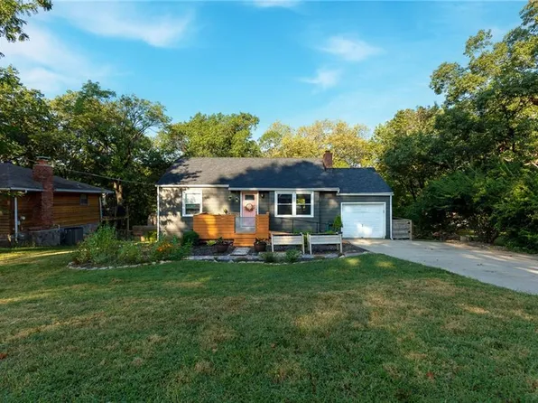 5130 Hardy St, Overland Park, KS 66202