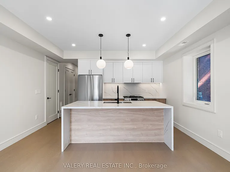 131 Dovercourt Rd #MAIN — Photo 4