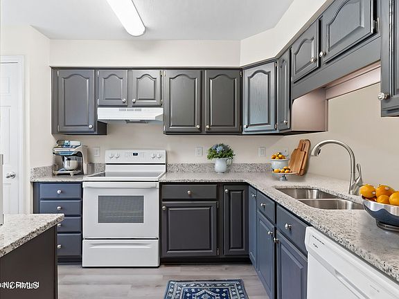 5th image of 403 Country Club Villa Drive # 4