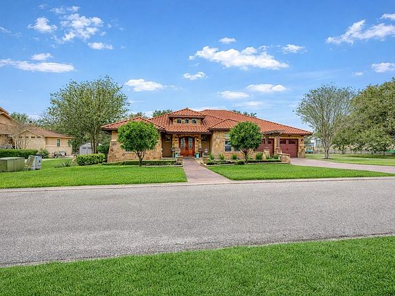 4th image of 178 Sleepy Oaks Drive